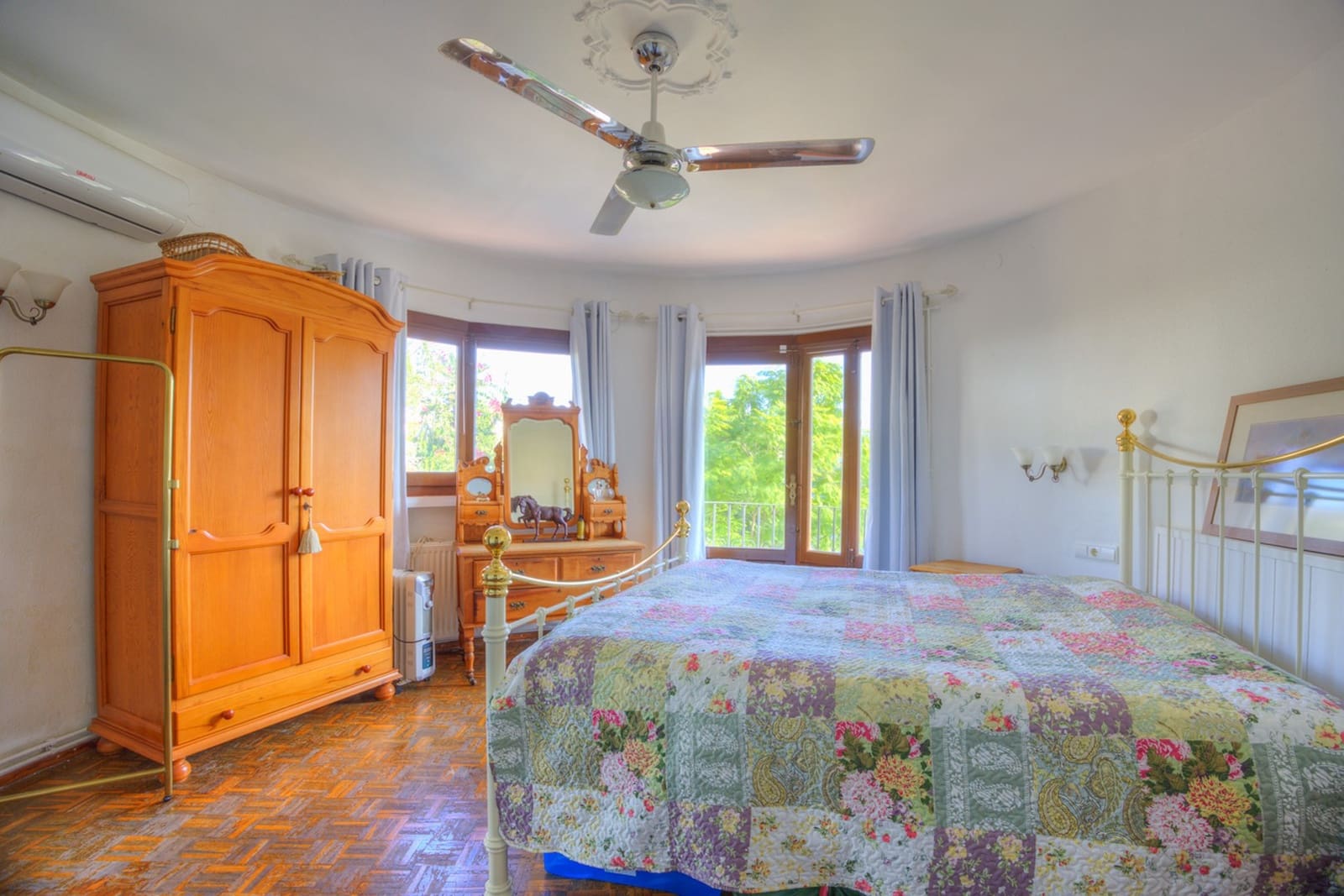 5 quarto Moradia para venda em Benissa com piscina - 670 000 € (Ref: 9563849)