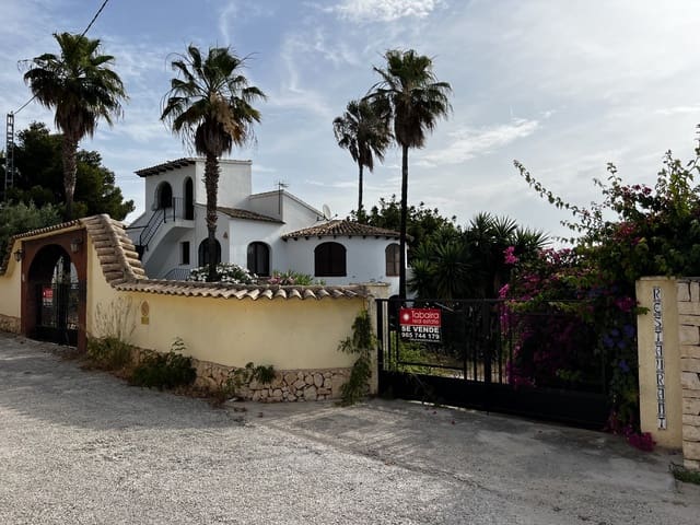 5 soveværelse Villa til salg i Benissa med swimmingpool - € 685.000 (Ref: 9563850)