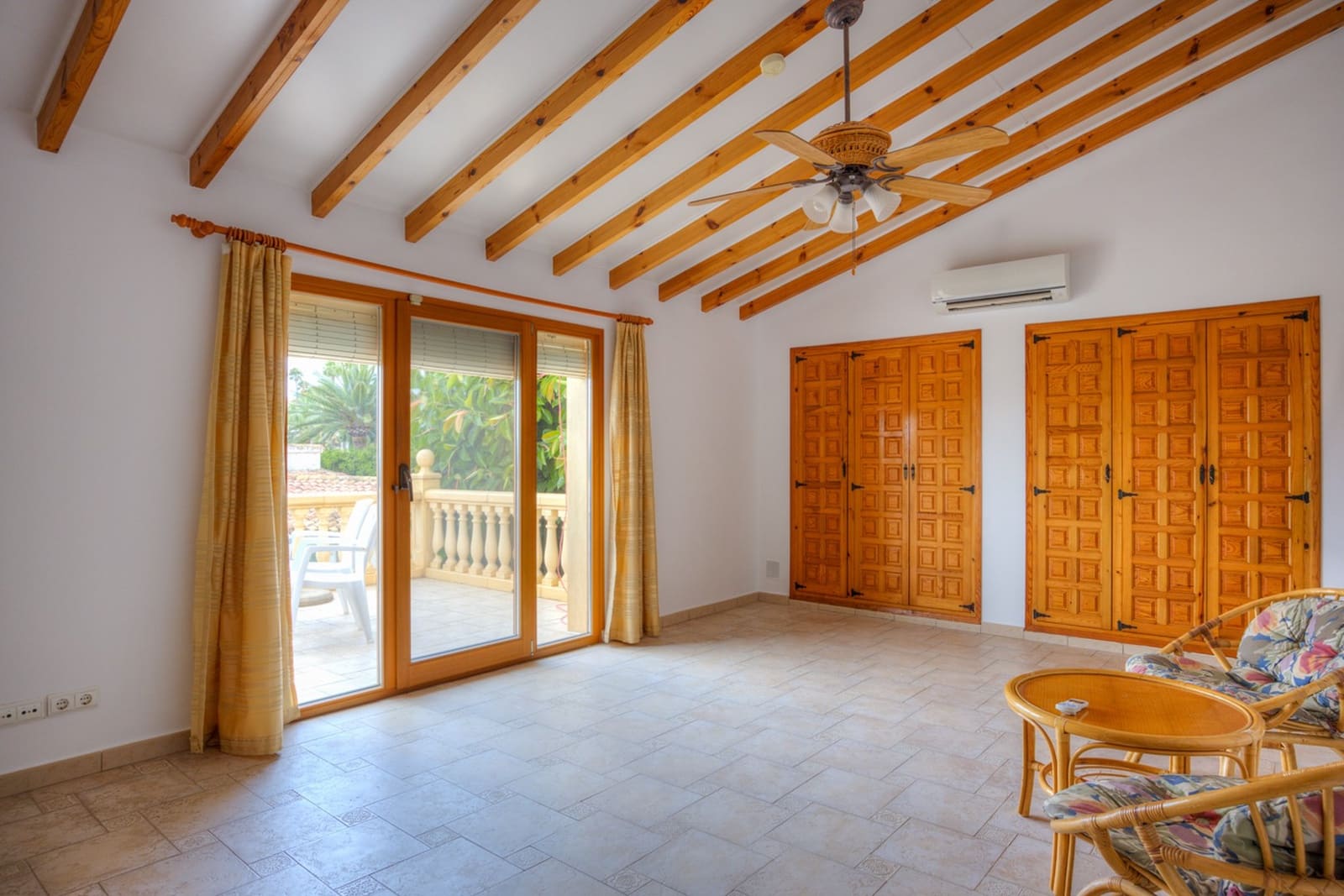 5 bedroom Villa for sale in Moraira with pool - € 745,000 (Ref: 9563851)