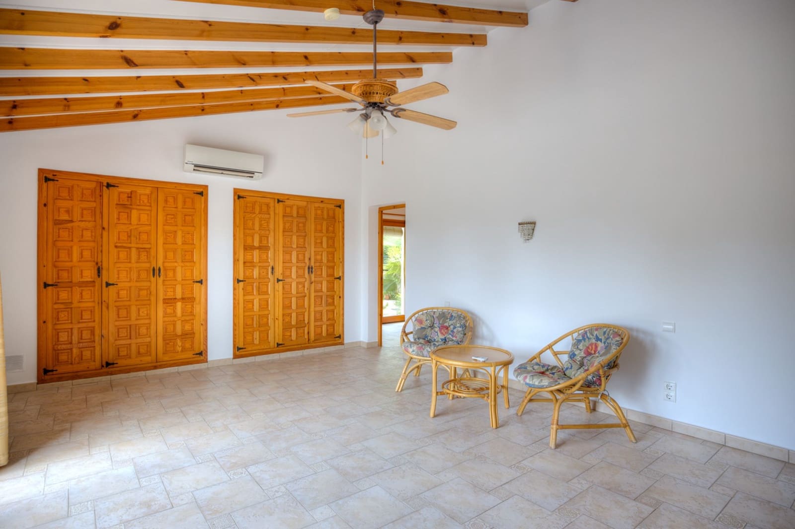 5 bedroom Villa for sale in Moraira with pool - € 745,000 (Ref: 9563851)