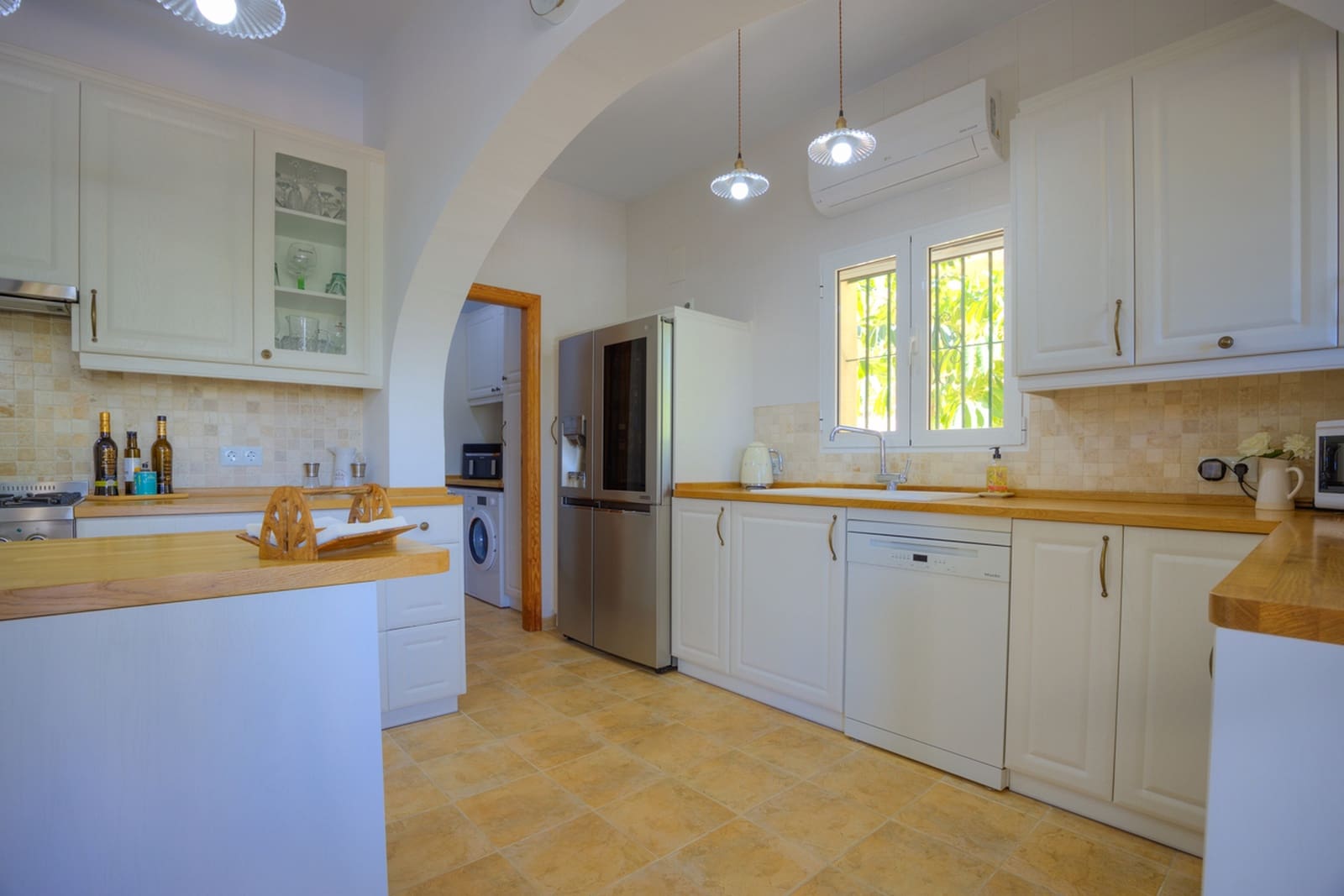 4 makuuhuone Huvila myytävänä paikassa Moraira mukana uima-altaan - 795 000 € (Ref: 9563853)