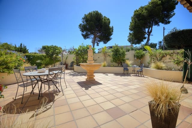 4 makuuhuone Huvila myytävänä paikassa Moraira, Teulada-Moraira mukana uima-altaan - 795 000 € (Ref: 9563853)