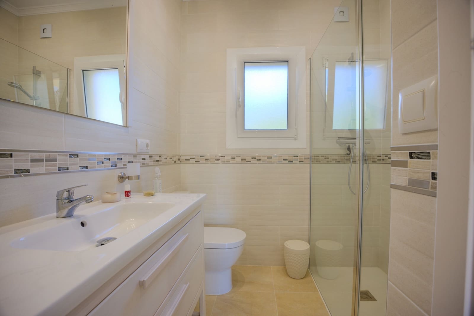 4 makuuhuone Huvila myytävänä paikassa Moraira mukana uima-altaan - 795 000 € (Ref: 9563853)