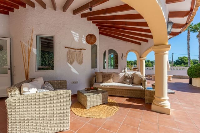 4 makuuhuone Huvila myytävänä paikassa Moraira, Teulada-Moraira mukana uima-altaan - 650 000 € (Ref: 9563857)