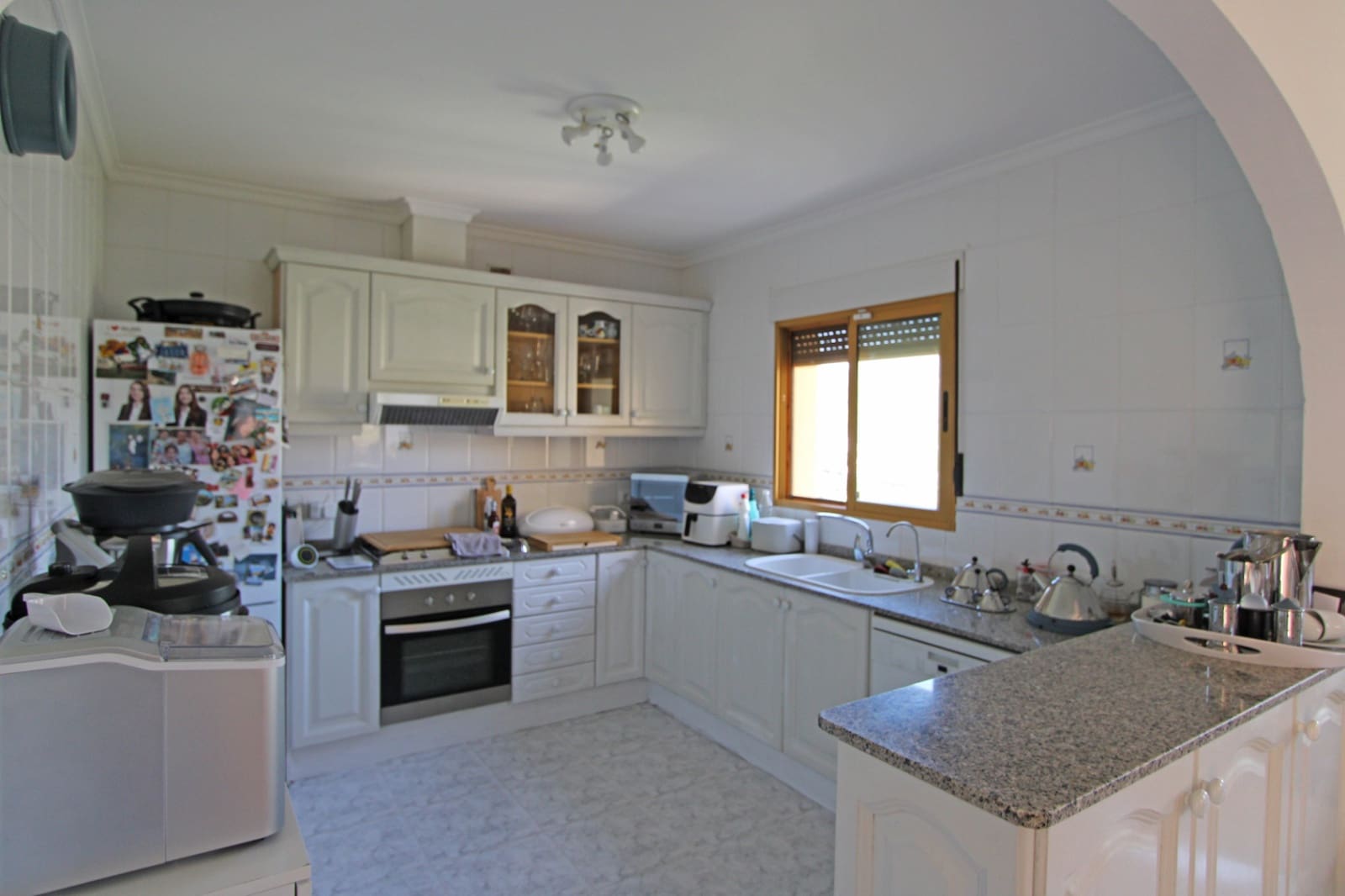 3 soveværelse Villa til salg i Orba med swimmingpool garage - € 525.000 (Ref: 9563862)