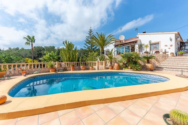 3 bedroom Villa for sale in Moraira, Teulada-Moraira with pool - € 820,000 (Ref: 9563863)