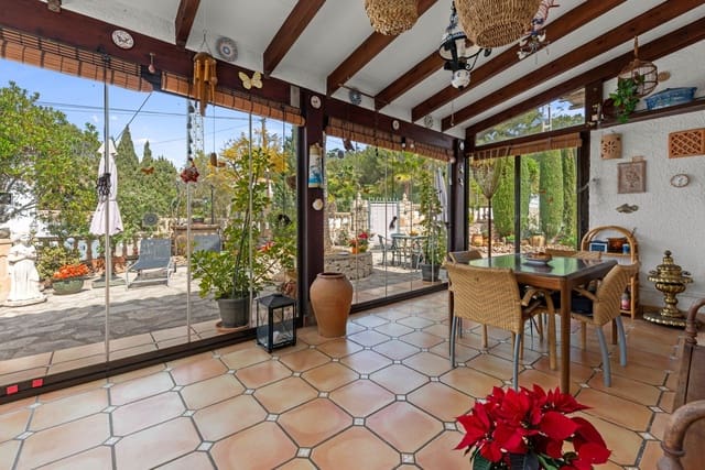 3 bedroom Villa for sale in Moraira, Teulada-Moraira with pool - € 820,000 (Ref: 9563863)