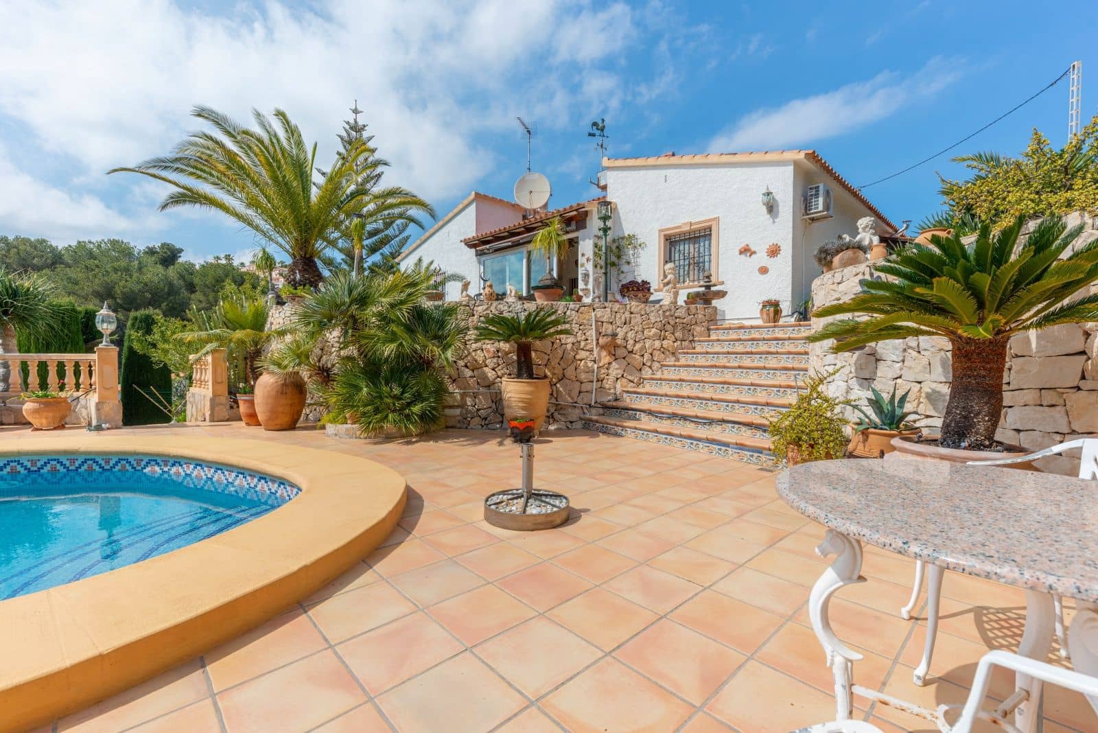 3 bedroom Villa for sale in Moraira with pool - € 820,000 (Ref: 9563863)