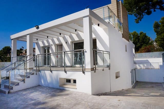 4 soveværelse Villa til salg i La Nucia med swimmingpool - € 586.000 (Ref: 9563867)