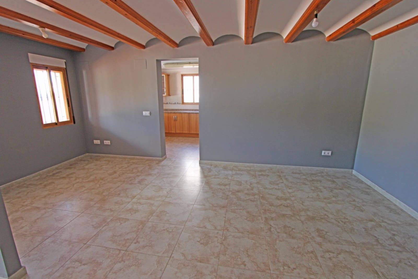 6 Zimmer Villa zu verkaufen in Orba mit Pool - 690.000 € (Ref: 9563875)