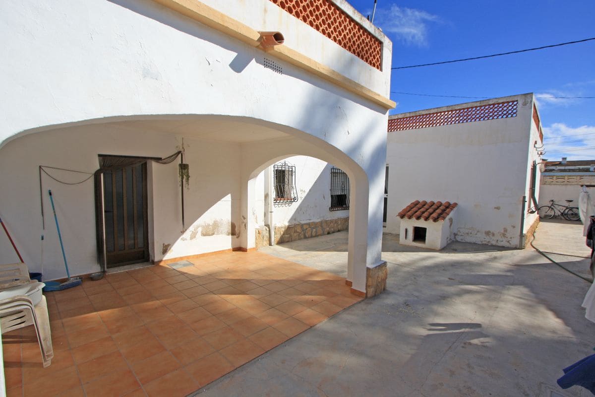 9 camera da letto Villa in vendita in Denia con piscina garage - 585.000 € (Rif: 9563878)