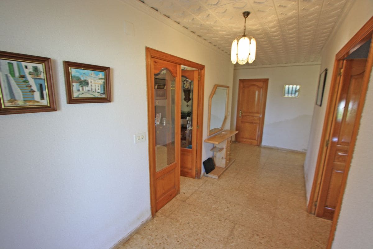 9 camera da letto Villa in vendita in Denia con piscina garage - 585.000 € (Rif: 9563878)