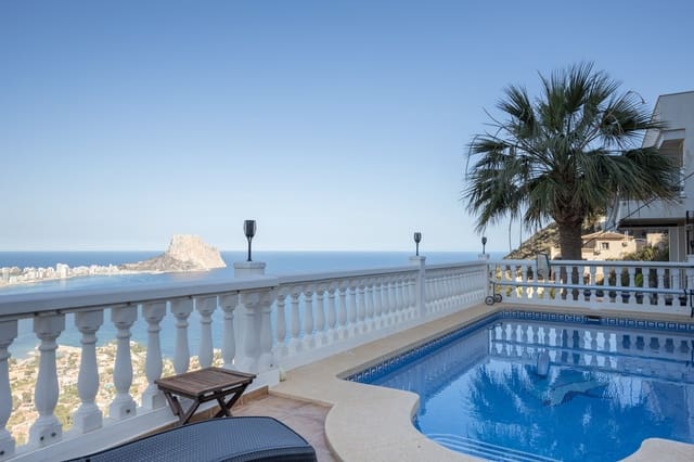 Chalet de 4 habitaciones en Calpe / Calp en venta con piscina - 750.000 € (Ref: 9563881)