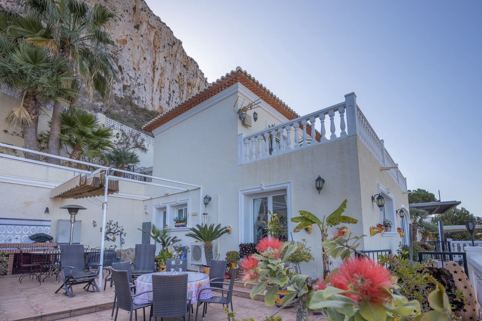 Chalet de 4 habitaciones en Calpe / Calp en venta con piscina - 750.000 € (Ref: 9563881)