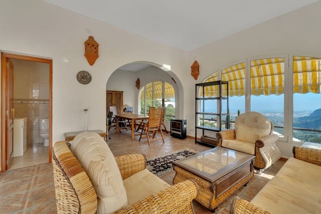 5 Zimmer Villa zu verkaufen in Dénia mit Pool Garage - 699.000 € (Ref: 9572198)