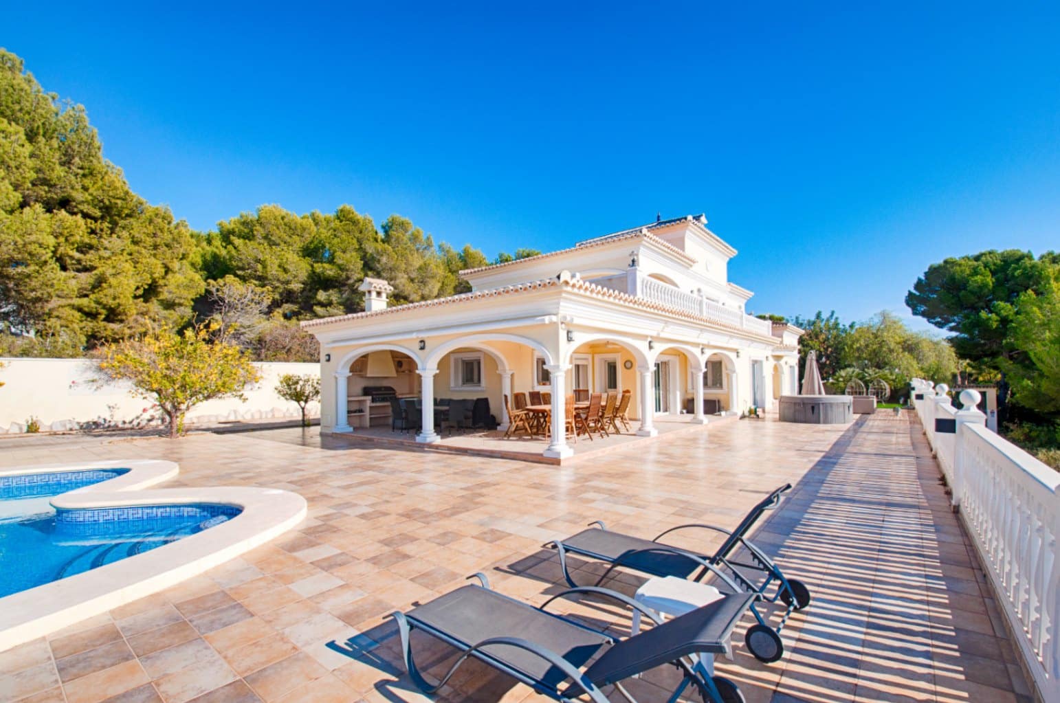 5 slaapkamer Villa te koop in Moraira met zwembad - € 1.990.000 (Ref: 9581303)