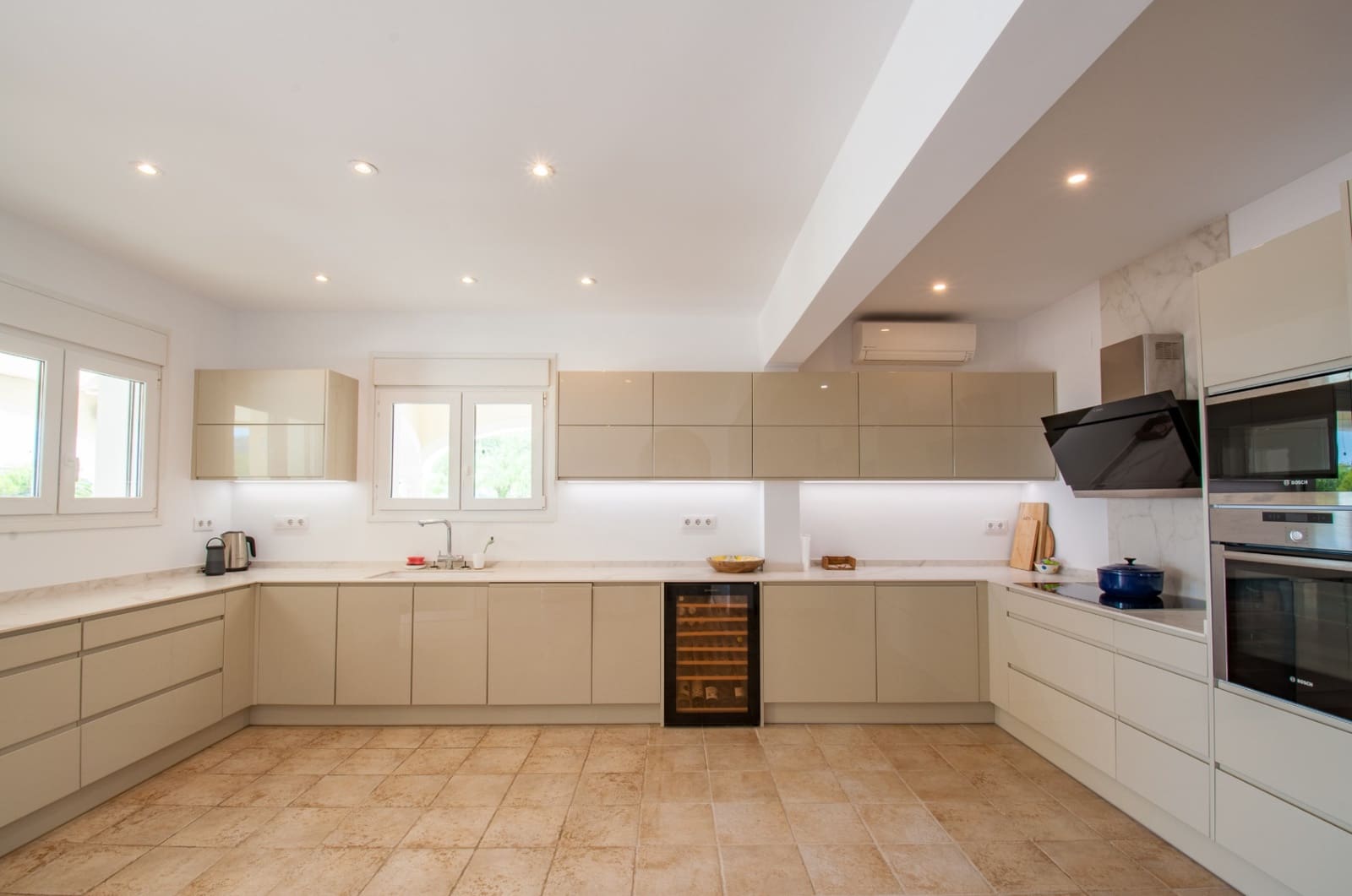 5 slaapkamer Villa te koop in Moraira met zwembad - € 1.990.000 (Ref: 9581303)