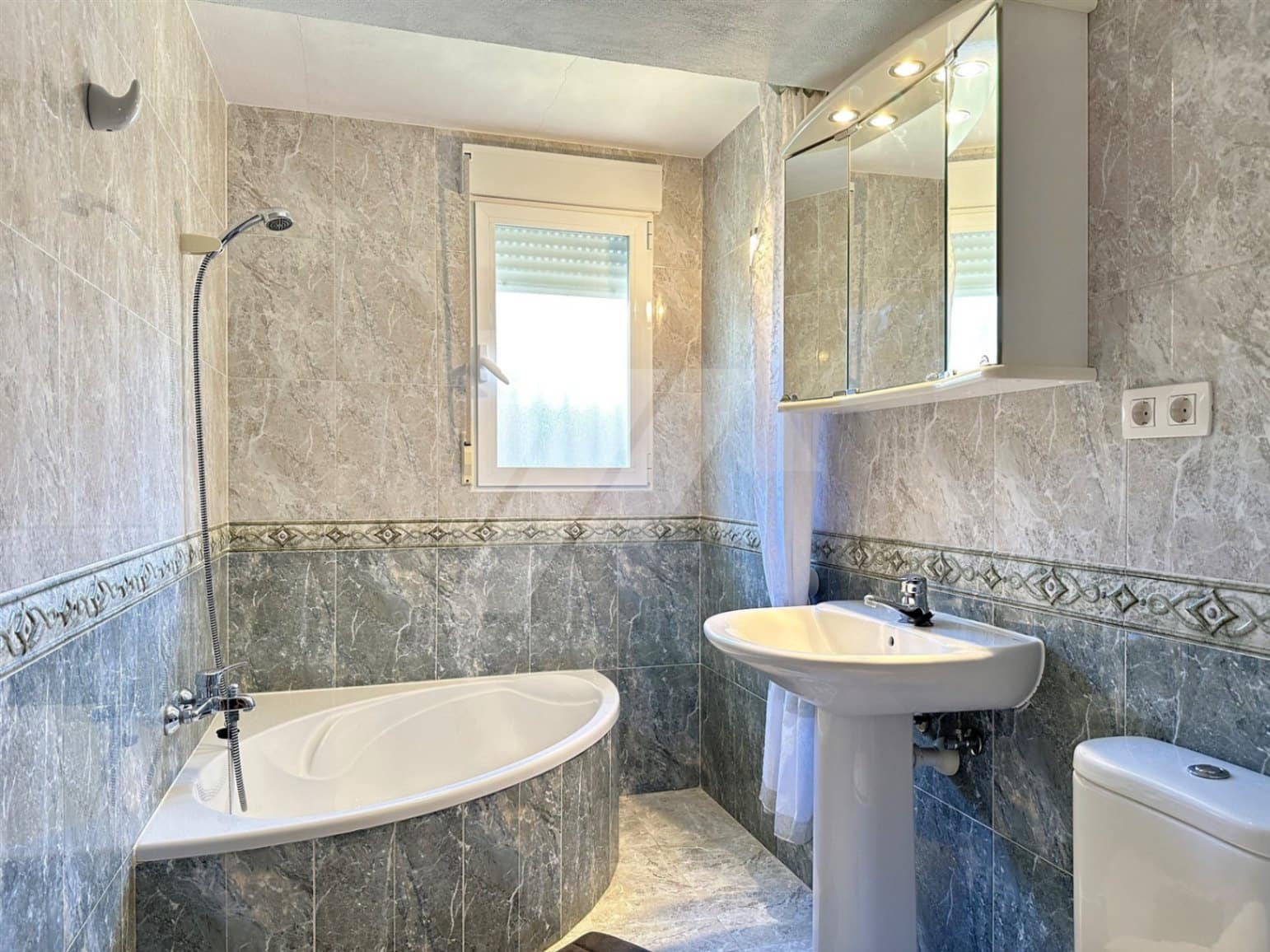 4 slaapkamer Villa te koop in Benissa met zwembad garage - € 650.000 (Ref: 9581319)