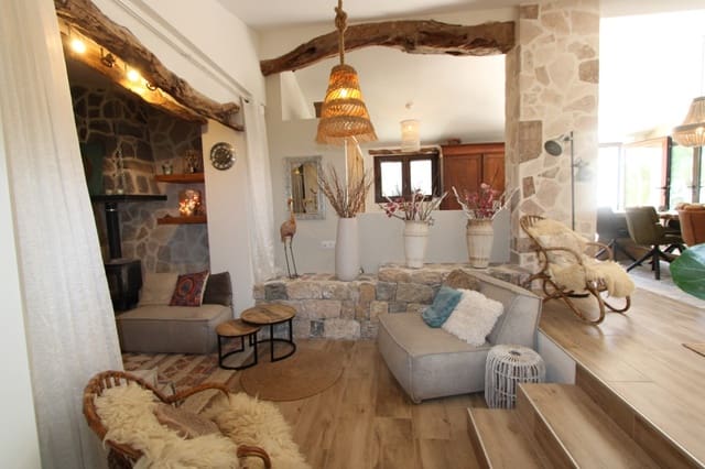 4 slaapkamer Villa te koop in Alcalalí / Alcanalí met garage - € 695.000 (Ref: 9581332)