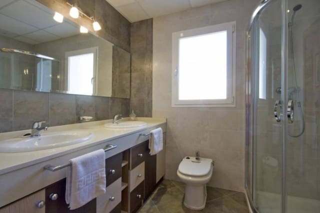 Chalet de 4 habitaciones en Calpe / Calp en venta - 680.000 € (Ref: 9581333)