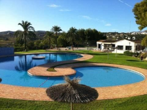 3 soverom Kjedet enebolig til salgs i Benitachell / Benitatxell med svømmebasseng - € 490 000 (Ref: 9626433)