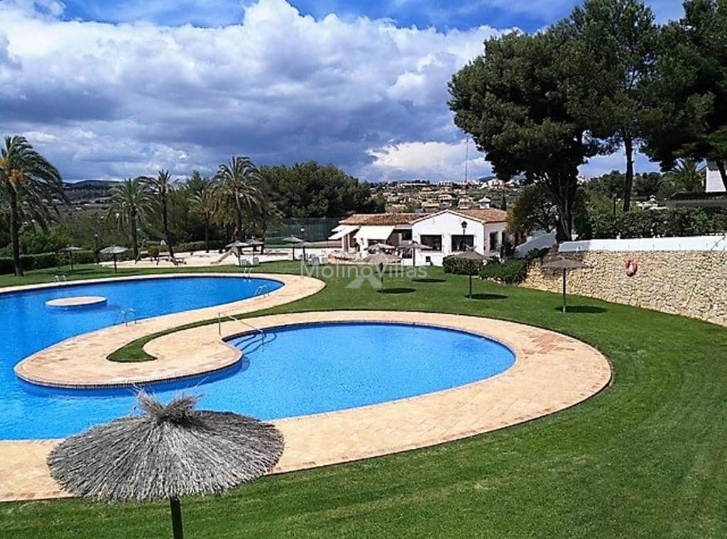 3 soverom Kjedet enebolig til salgs i Benitachell / Benitatxell med svømmebasseng - € 490 000 (Ref: 9626433)