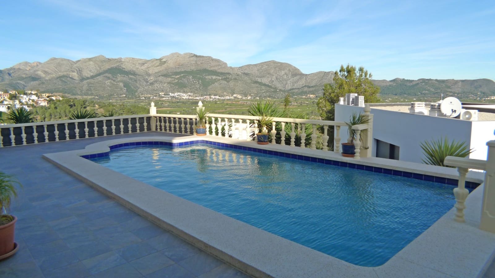 3 chambre Villa/Maison à vendre à Orba avec piscine - 475 000 € (Ref: 9632715)