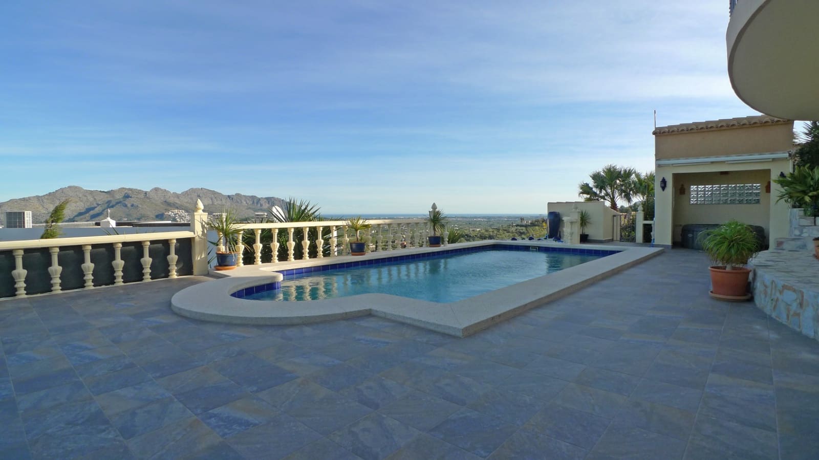 3 chambre Villa/Maison à vendre à Orba avec piscine - 475 000 € (Ref: 9632715)