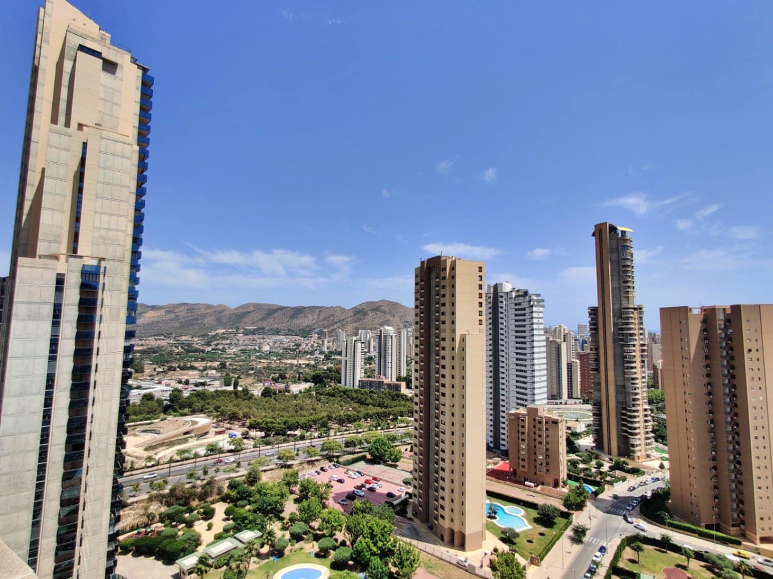 Apartamento de 3 habitaciones en Benidorm en venta con piscina - 330.000 € (Ref: 9632727)