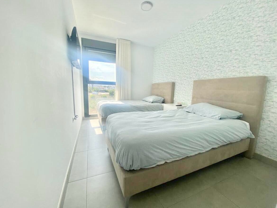 2 makuuhuone Asunto myytävänä paikassa Arenal - 425 000 € (Ref: 9632732)