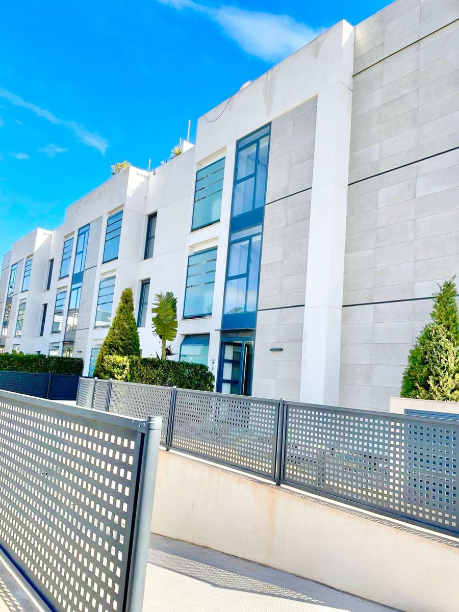 2 makuuhuone Asunto myytävänä paikassa Arenal - 425 000 € (Ref: 9632732)