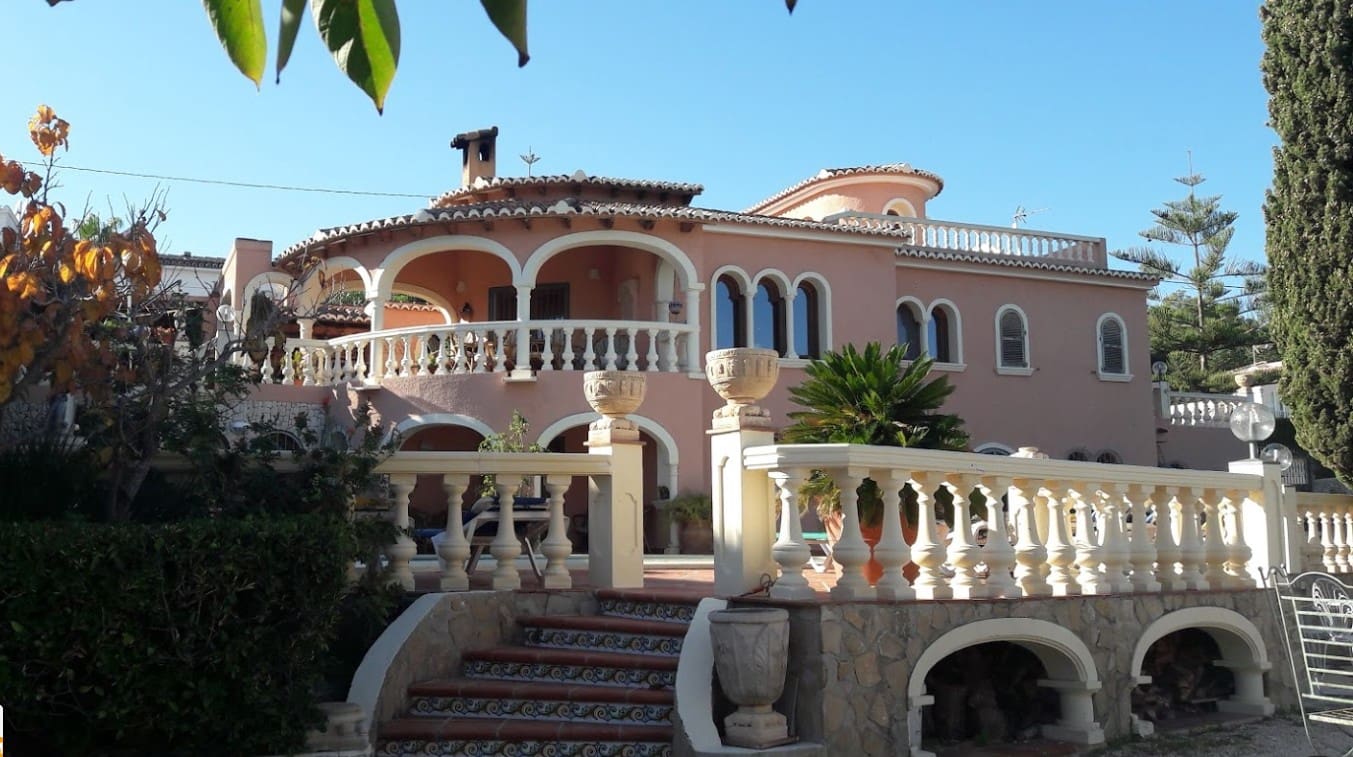 9 soverom Villa til salgs i Benissa med svømmebasseng - € 850 000 (Ref: 9632733)