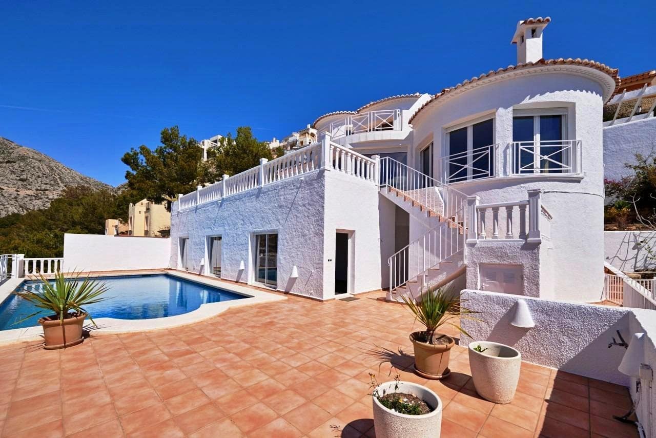 4 sovrum Villa till salu i Altea med pool - 1 195 000 € (Ref: 9654116)