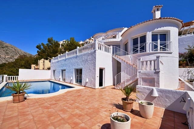 4 sovrum Villa till salu i Altea med pool - 1 195 000 € (Ref: 9654116)