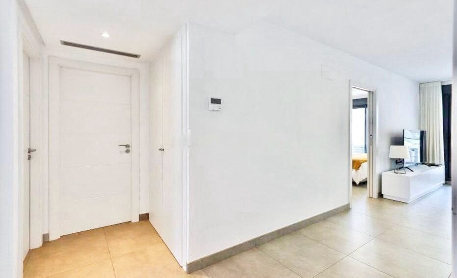 2 soveværelse Lejlighed til salg i Arenal med garage - € 425.000 (Ref: 9687258)