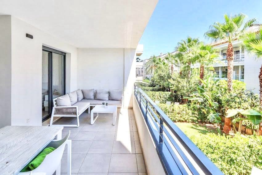 2 soveværelse Lejlighed til salg i Arenal med garage - € 425.000 (Ref: 9687258)