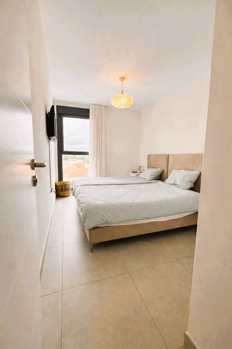 2 soveværelse Lejlighed til salg i Arenal med garage - € 425.000 (Ref: 9687258)