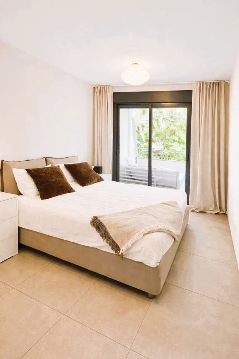 2 soveværelse Lejlighed til salg i Arenal med garage - € 425.000 (Ref: 9687258)