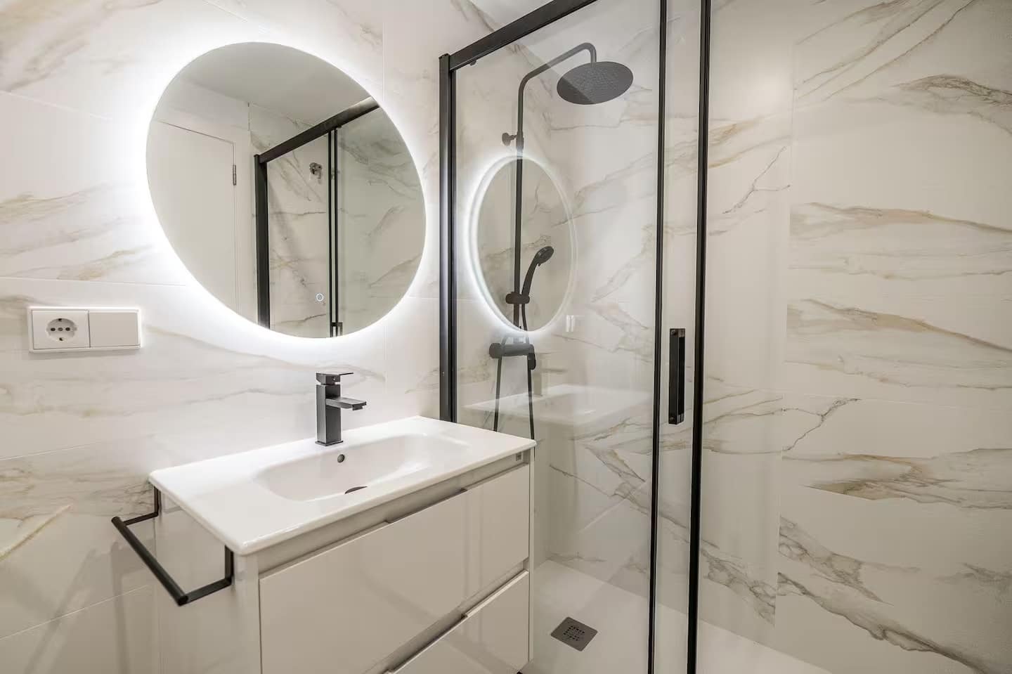 3 soveværelse Lejlighed til salg i Arenal med garage - € 395.000 (Ref: 9687269)