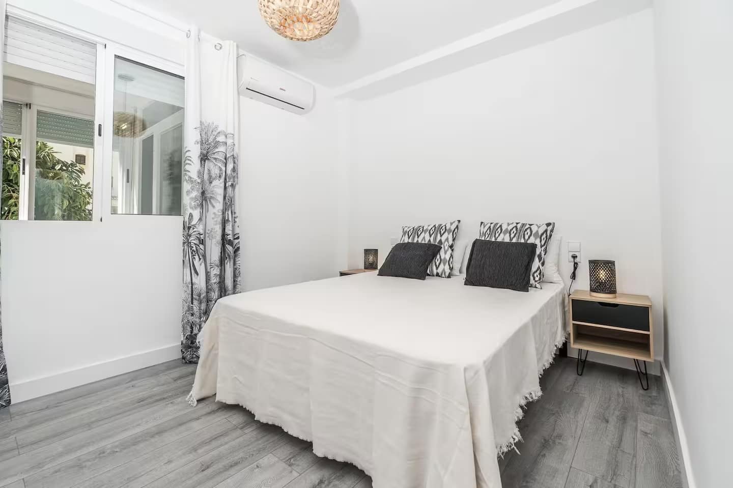 3 soveværelse Lejlighed til salg i Arenal med garage - € 395.000 (Ref: 9687269)