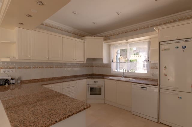 4 slaapkamer Villa te koop in Barranco Hondo, La Nucia met zwembad garage - € 550.000 (Ref: 9696709)