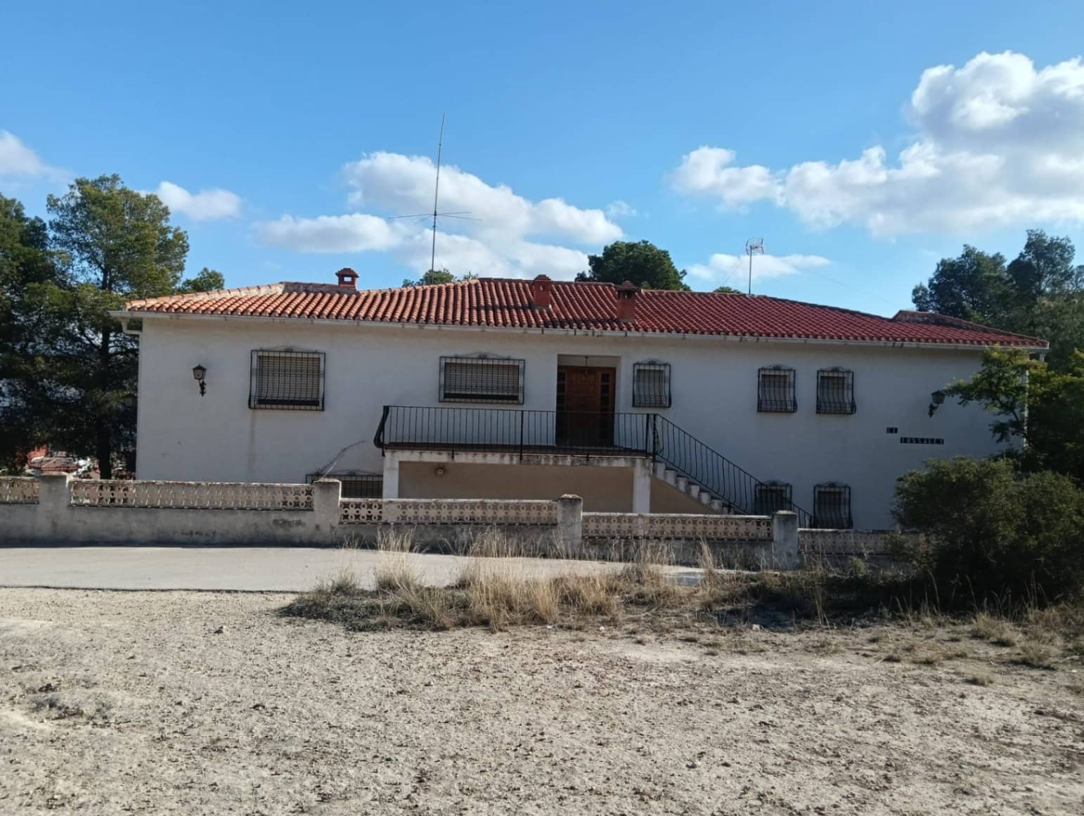 6 bedroom Villa for sale in La Nucia with garage - € 840,000 (Ref: 9700035)
