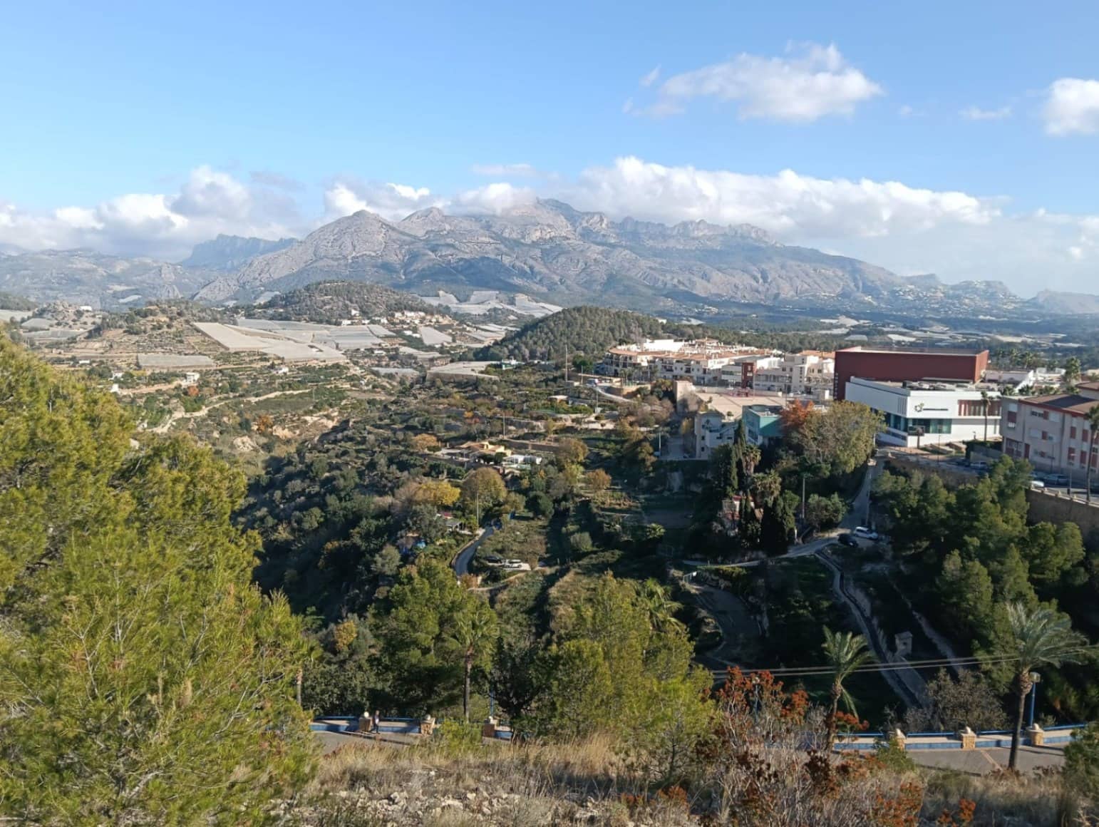 6 bedroom Villa for sale in La Nucia with garage - € 840,000 (Ref: 9700035)