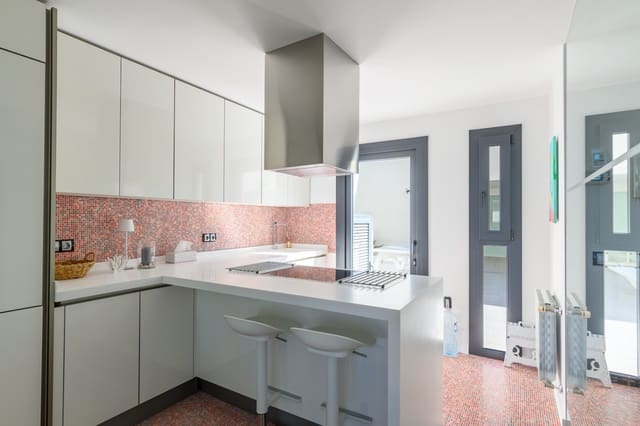 3 soveværelse Villa til salg i Albir, Alfaz del Pi / L'Alfàs del Pi med swimmingpool garage - € 750.000 (Ref: 9700191)