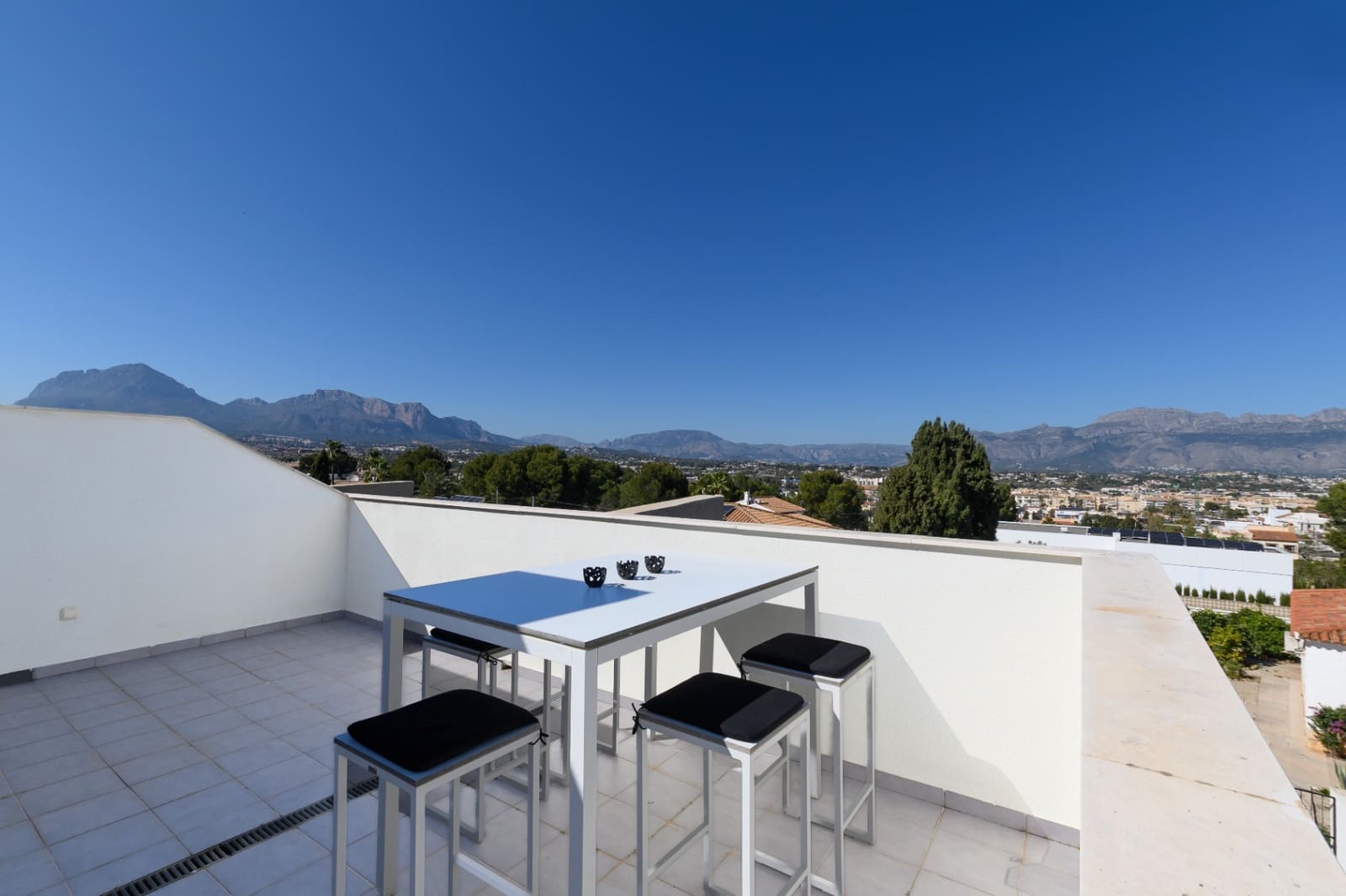 3 soveværelse Villa til salg i Albir med swimmingpool garage - € 750.000 (Ref: 9700191)