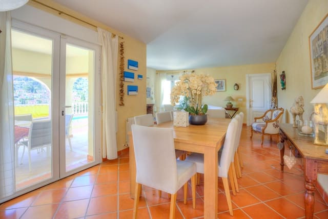 3 soverom Villa til salgs i Benissa med svømmebasseng - € 565 000 (Ref: 9761000)