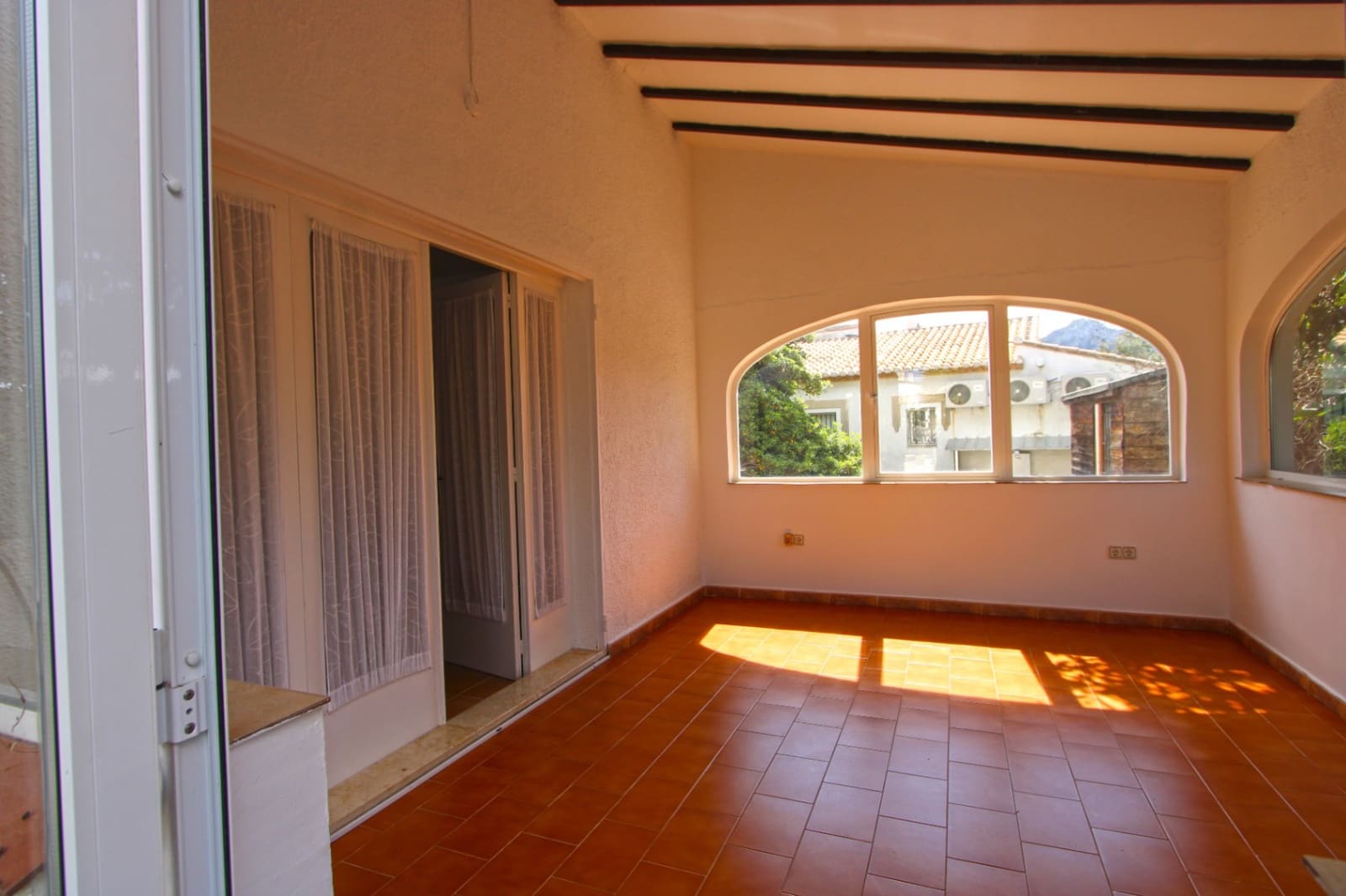 2 soverom Villa til salgs i Orba med svømmebasseng garasje - € 340 000 (Ref: 9761003)