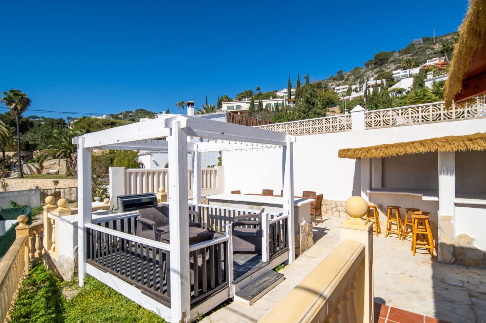 4 bedroom Villa for sale in Javea / Xabia with garage - € 895,000 (Ref: 9761005)