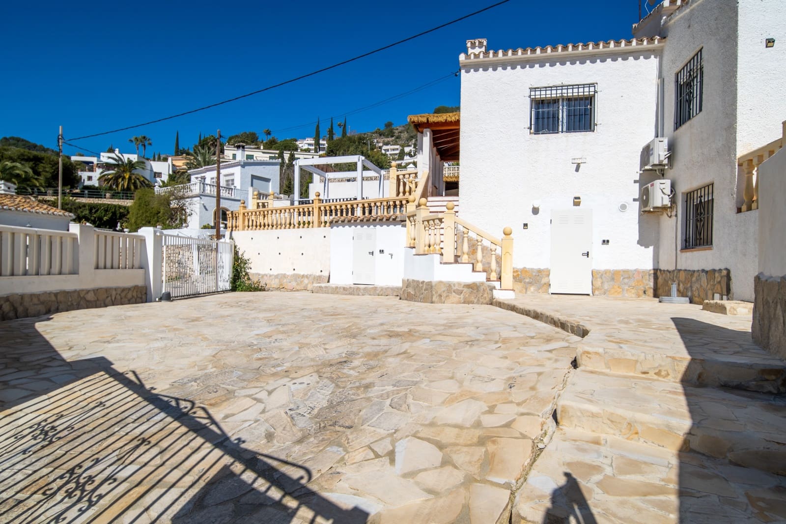 4 bedroom Villa for sale in Javea / Xabia with garage - € 895,000 (Ref: 9761005)