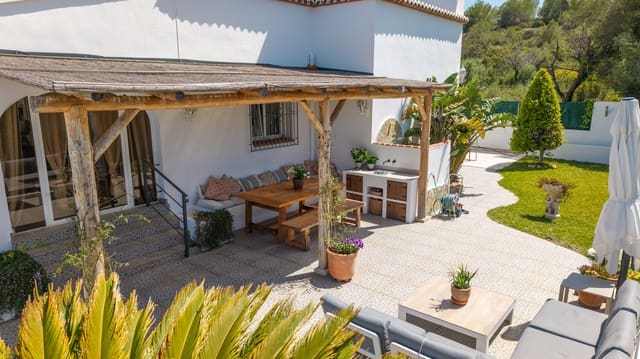 4 soverom Villa til salgs i Javea / Xàbia med garasje - € 850 000 (Ref: 9832370)